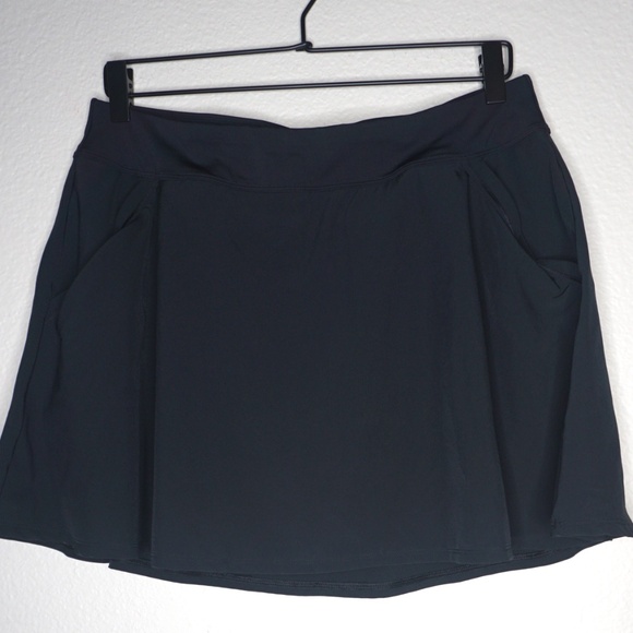 Under Armour Links Skort Black - Size Large - Picture 3 of 6